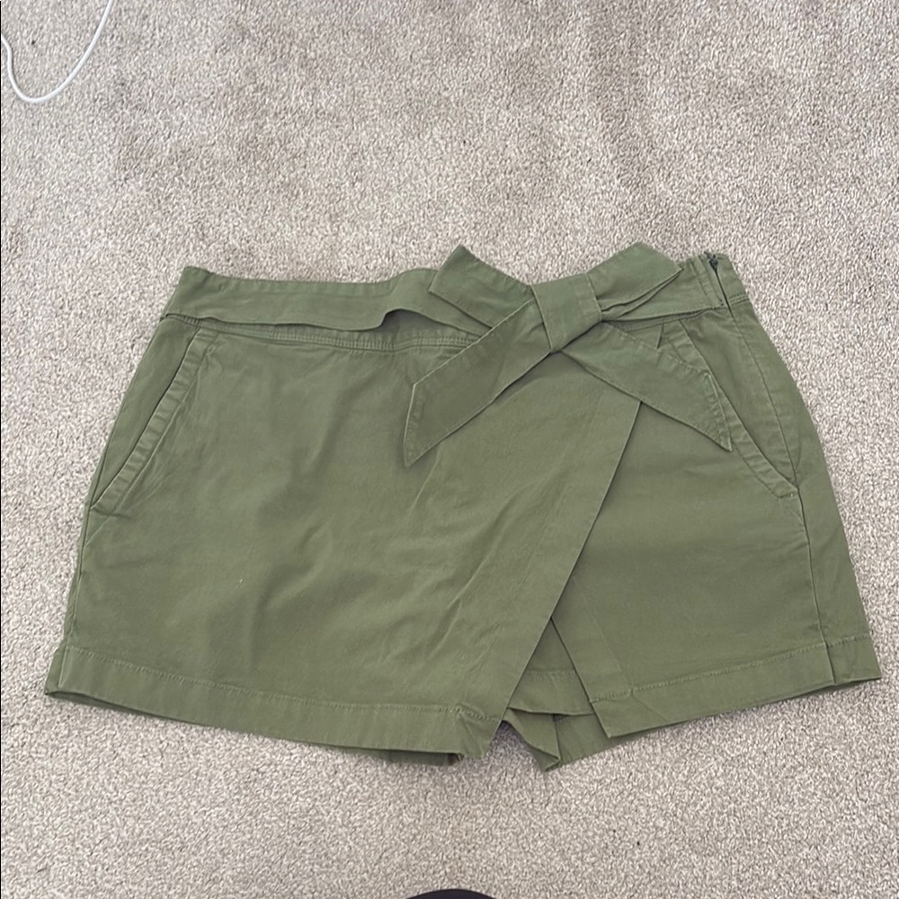 Vineyard vines Women's Green Wrap/bow Shorts